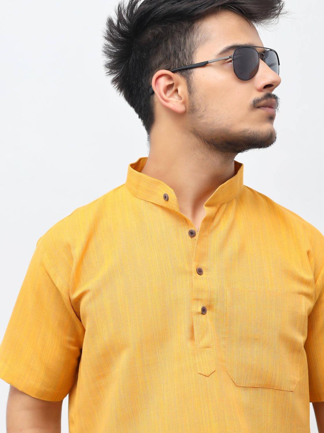 Men's Thread Lines Short Half Sleeves Kurta