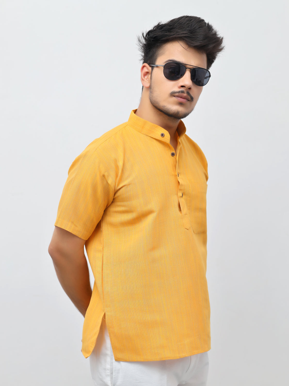 Men's Thread Lines Short Half Sleeves Kurta