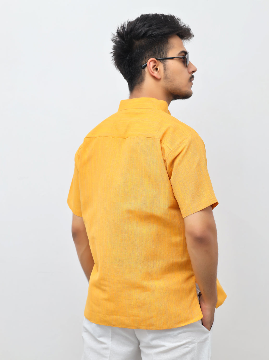 Men's Thread Lines Short Half Sleeves Kurta